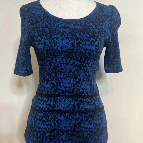 Ann Taylor Fitted Black & Blue Mini Fitted Sweater Dress w/ Waist Detail Small - Picture 4 of 6